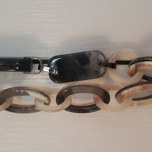 New Necklace - never worn - Picture 2 of 2